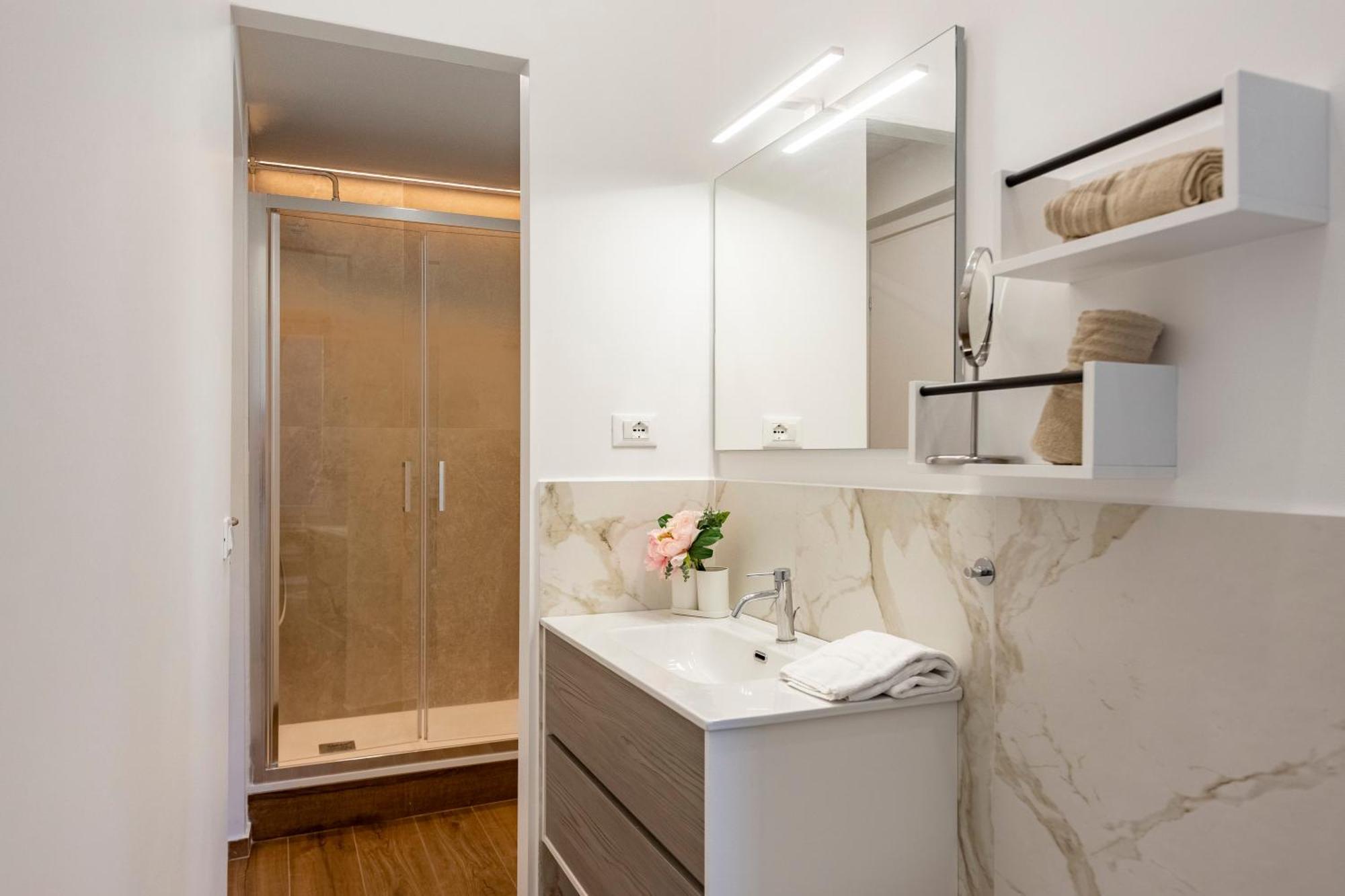Lovely Flats In Historic Center - Happy Appartamento